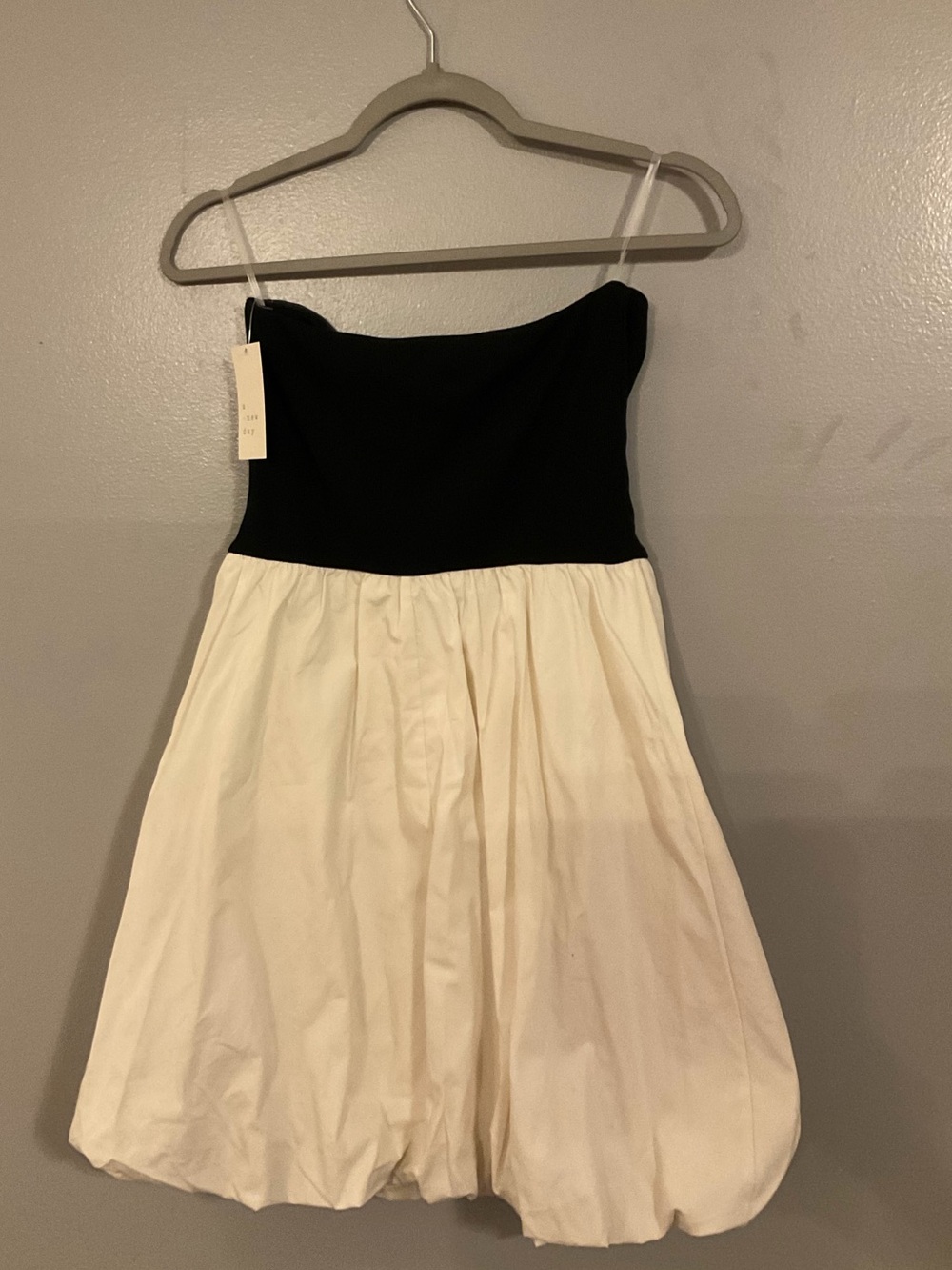 Black White Bubble Hem Strapless Dress - Picture 3 of 4